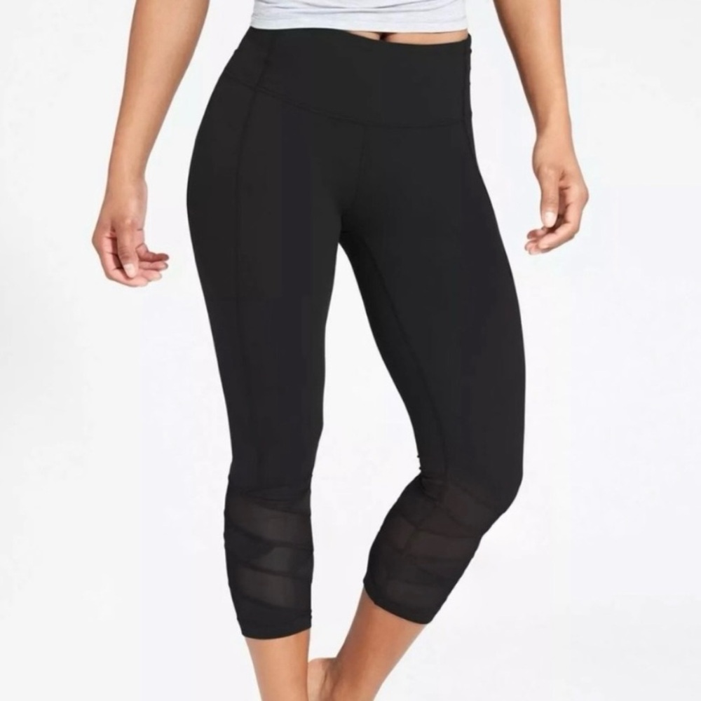 Athleta Black Mantra Mid-Rise Cropped Leggings W/ Mesh Bottoms